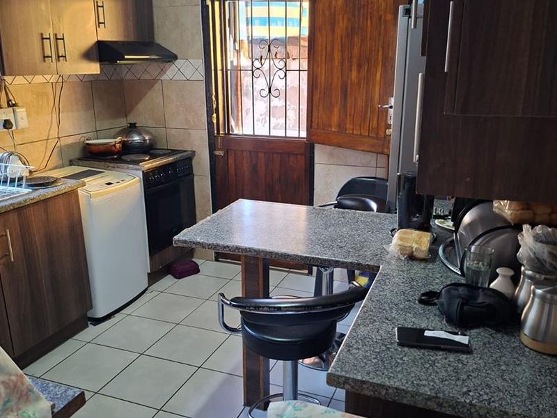 House for Sale – Forderville, Estcourt - Photo 8