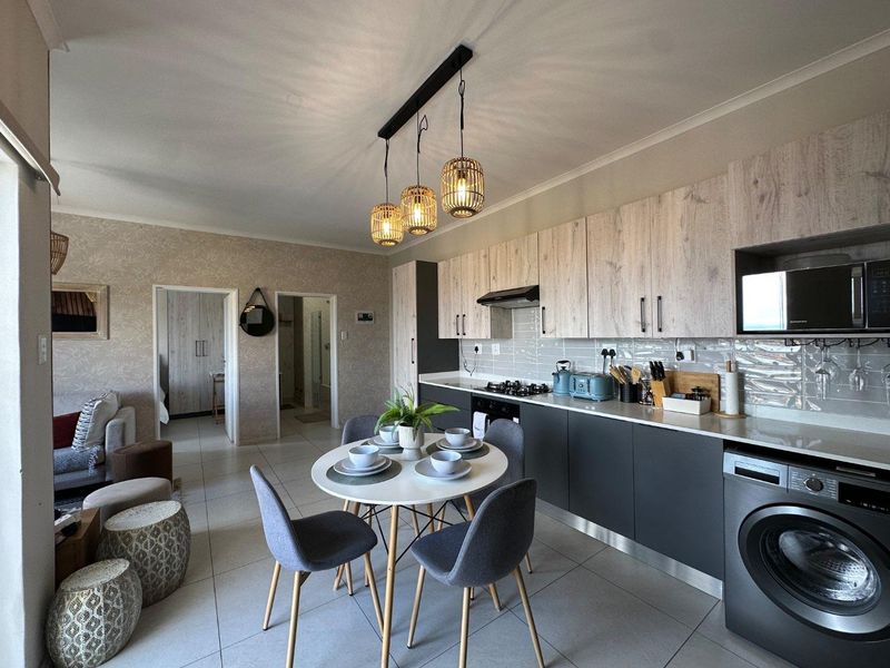 93 on New – Fully Furnished 2 Bed, 2 Bath Apartment - Photo 5