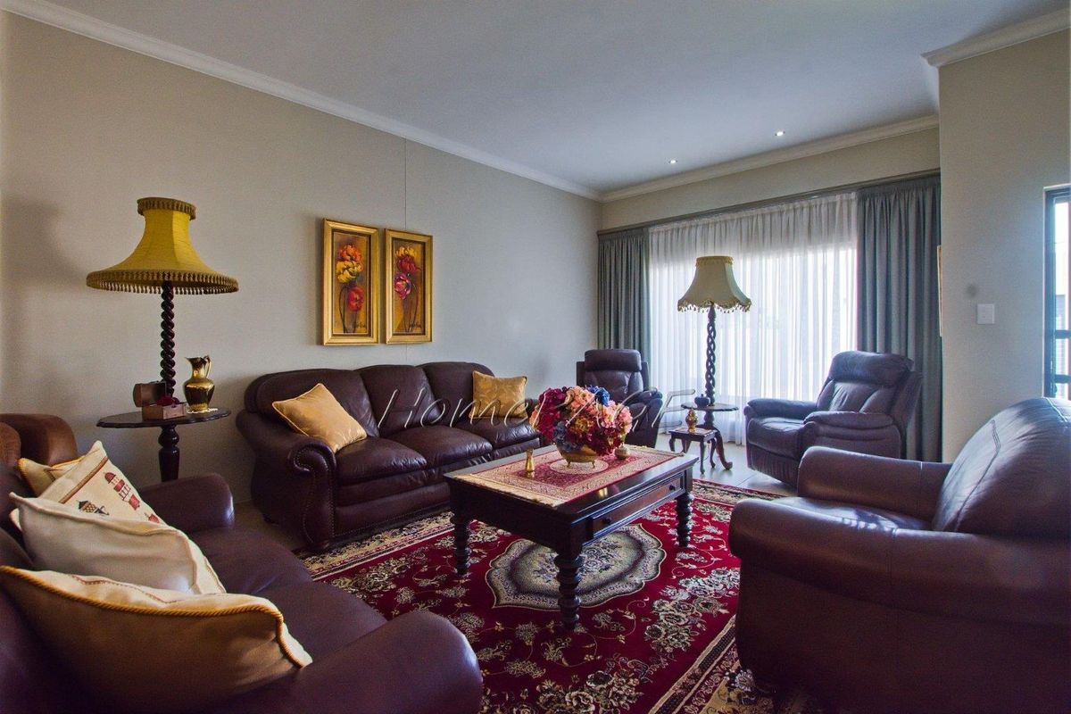 Long Beach ext 2, Walvis Bay:  Very Neat, Spacious Home with Flat is for Sale - Photo 5