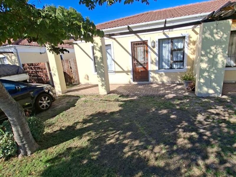 Comfortable Living in a Secure and safe Estate - The Perfect Starter Home - Photo 4