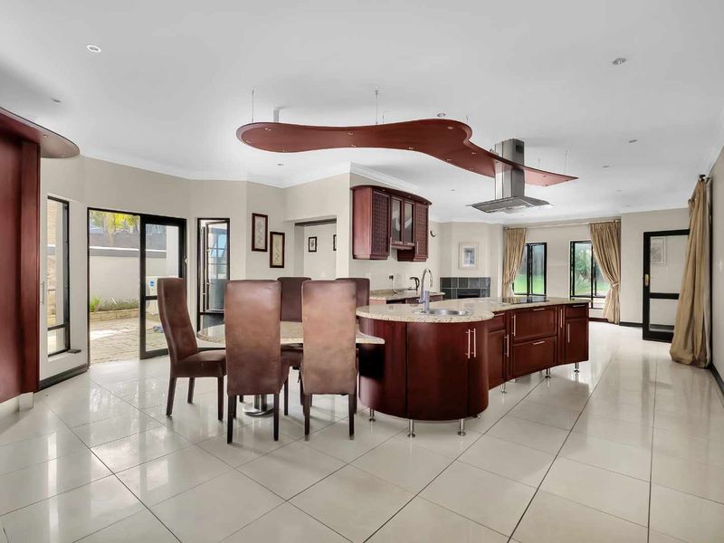 FOR THE LARGER FAMILY – HOME WITH LARGE FLAT - Photo 6