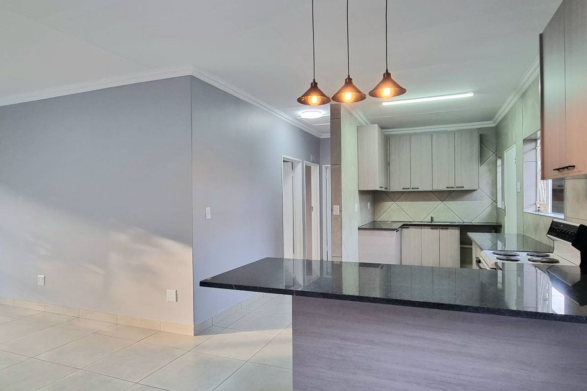 TURNKEY TOWNHOUSE LIVING- A MUST SEE! - Photo 5