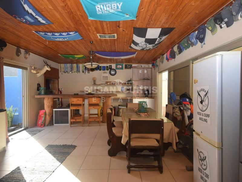 Big open house for the entertaining family - Photo 9