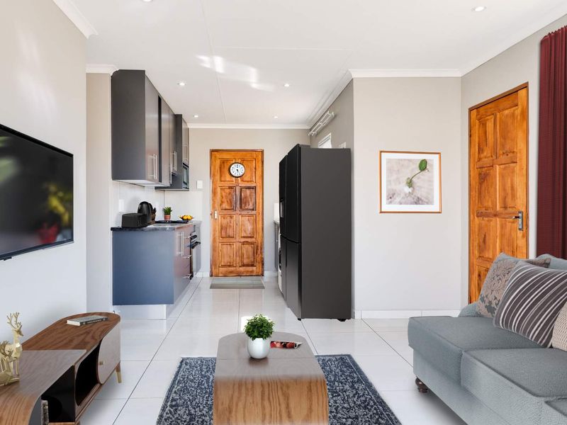 NEW DEVELOPMENT, ALL COSTS INCLUDED, FULL TITLE STANDS. NO DEPOSITS / 100% BONDS (dependent on client profile) - Photo 4