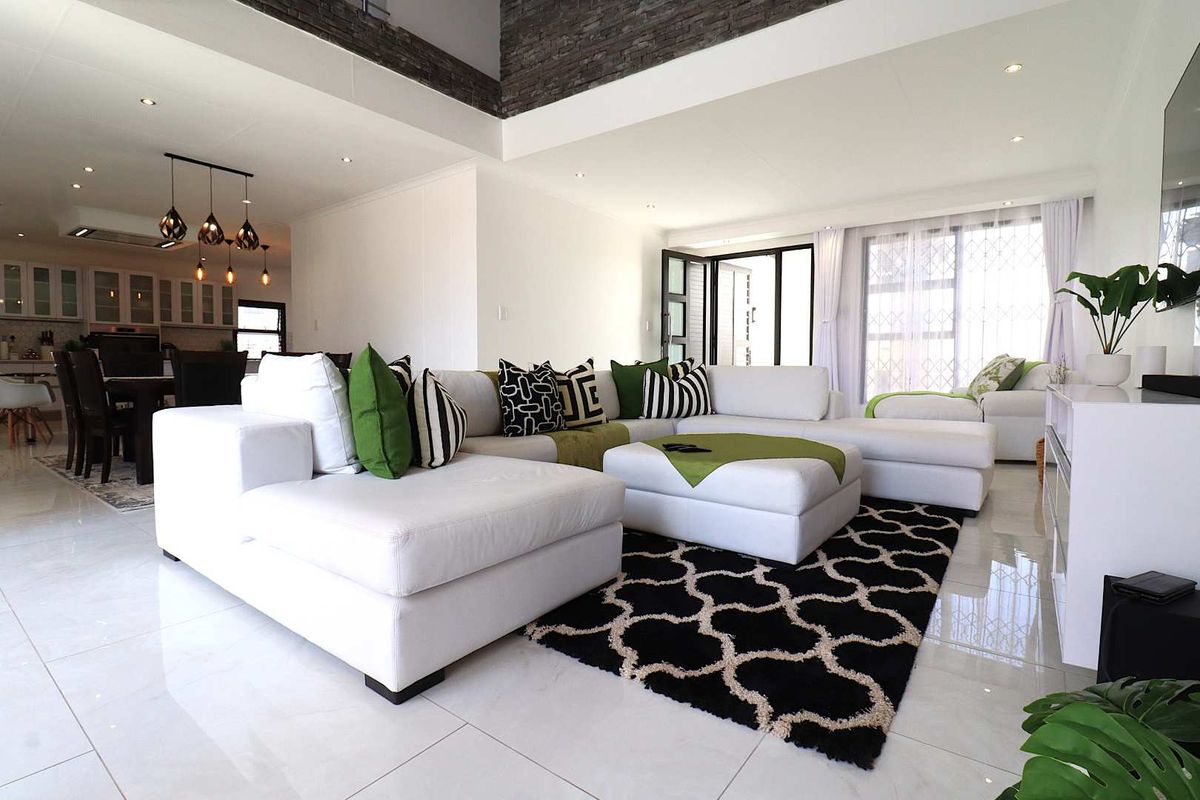 3-Bedroom Beach House with Flat for sale in Swakopmund, Namibia - Photo 3