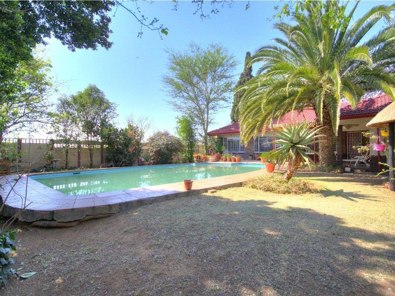 Brackenhurst proper meyersdal side family home - Photo 4