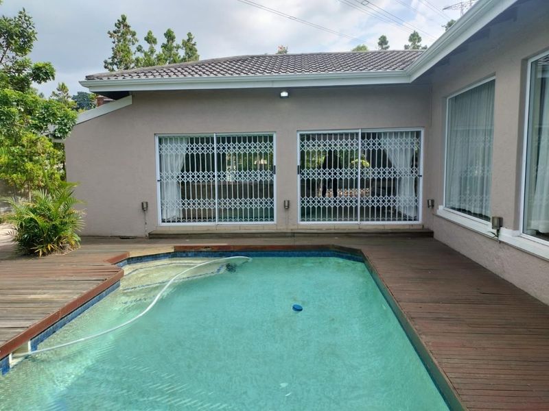 Discover Unparalleled Comfort and Space in Your Dream Home - Photo 3