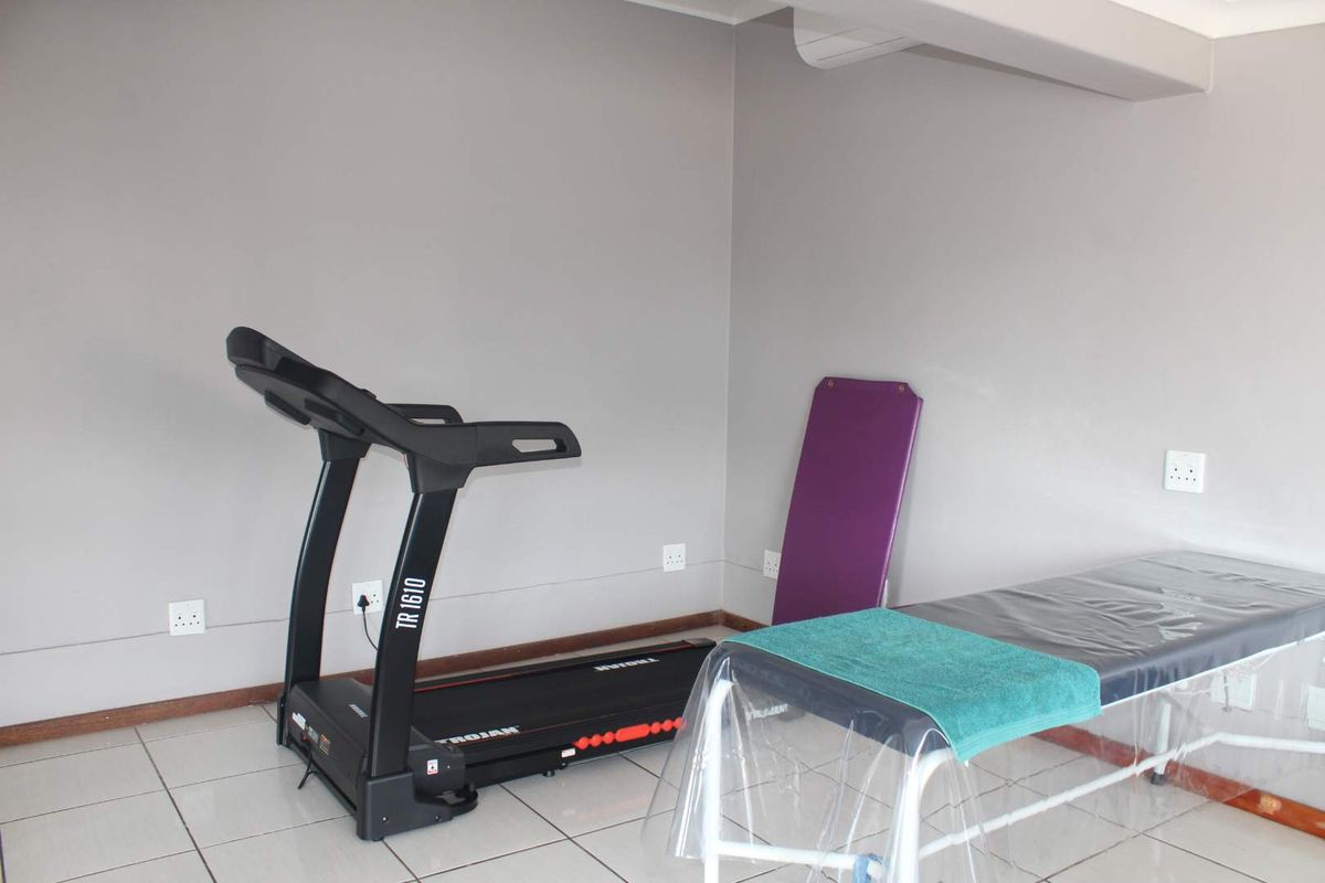 Prime 225m2 Commercial Office Space To Let – Fontana Road - Photo 5