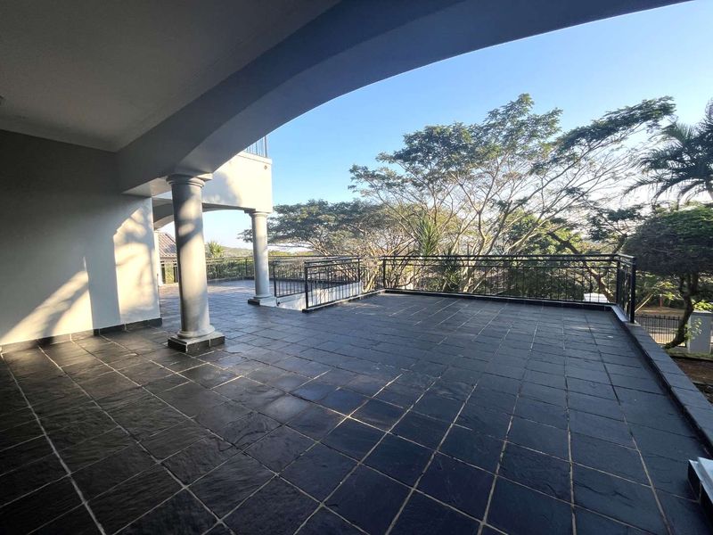 This stunning freestanding 3-bedroom family home in Seaward Estate, Ballito offers the perfect blend of coastal luxury, space, and modern convenience. - Photo 3