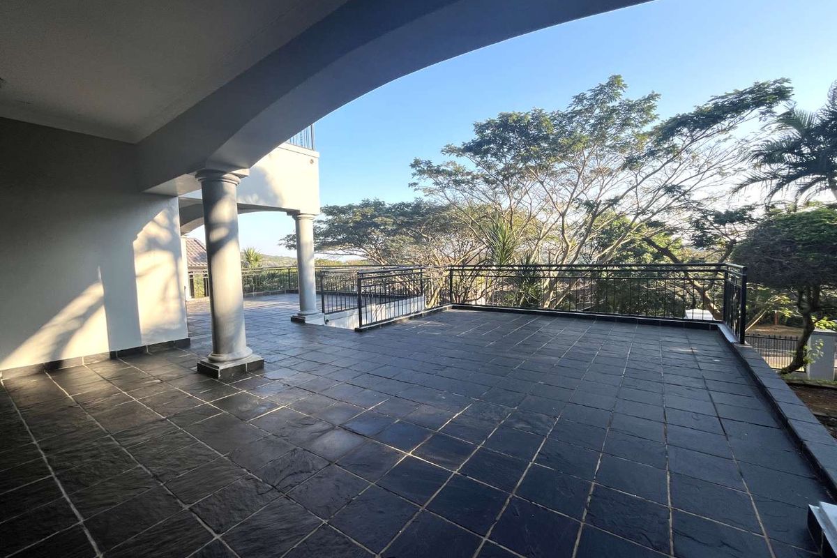 This stunning freestanding 3-bedroom family home in Seaward Estate, Ballito offers the perfect blend of coastal luxury, space, and modern convenience. - Photo 3