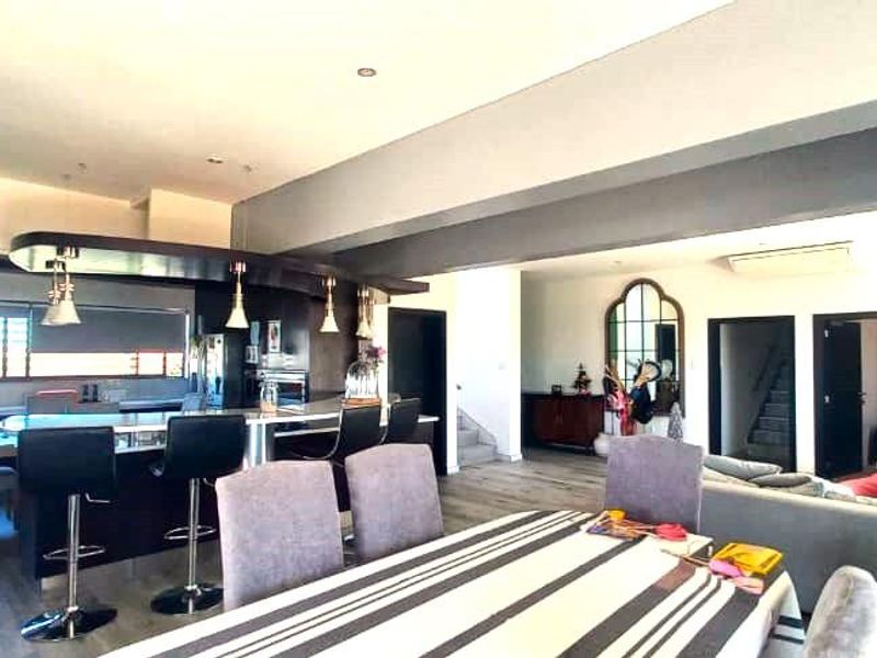 Modern Upmarket living on the Hill with 360' views over Windhoek - Photo 6