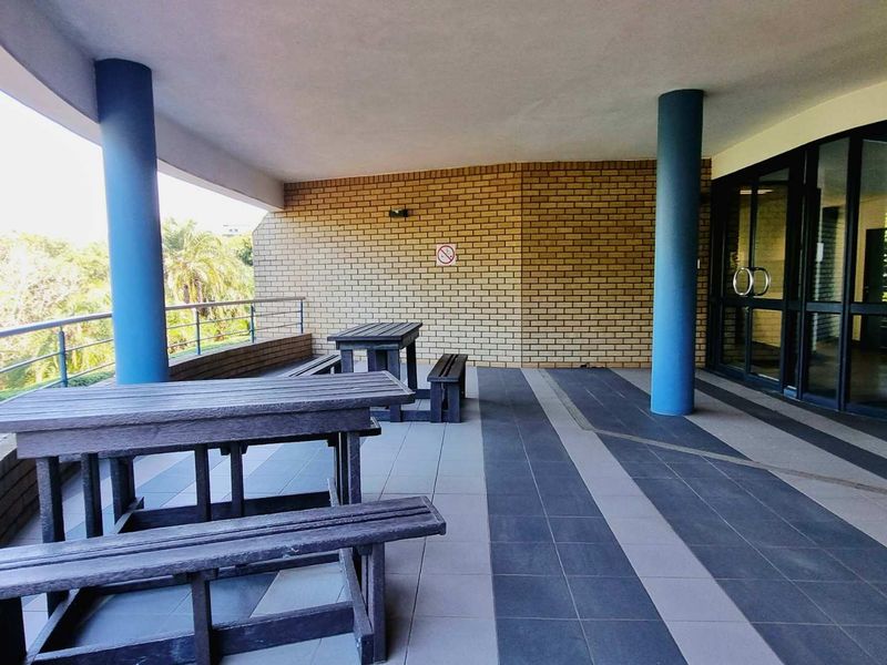 200m2 office to let in La Lucia Ridge office belt. Fitout-ready shell with sea views, generator, 10 basement bays. Occupation: Sept 2025. - Photo 10