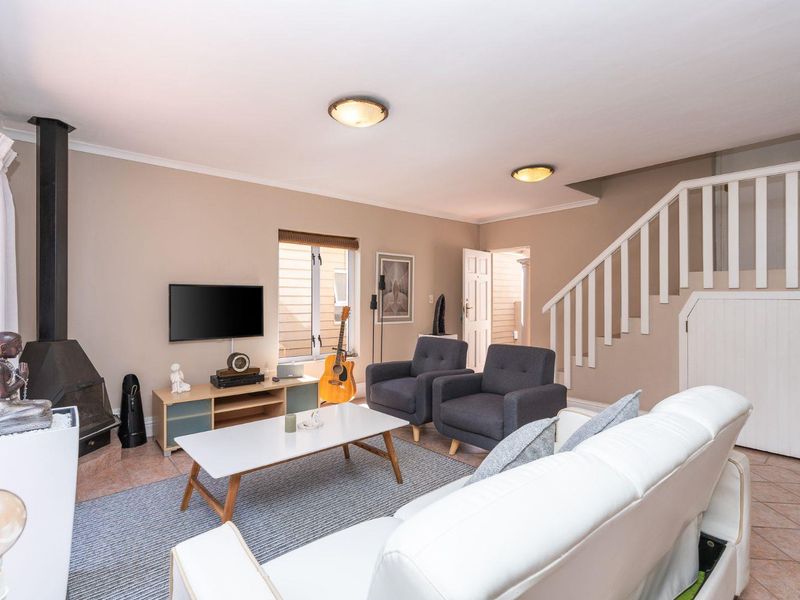 4.950 MIL – PRICED TO SELL!! COME SEE, COME SIGN – THE BEST VALUE IN HOUTBAY - Photo 7