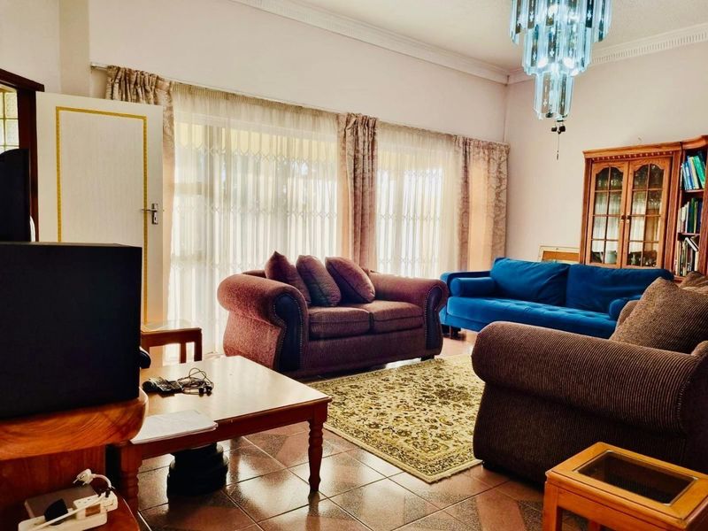 Discover Your Dream Family Oasis in Regency Park, Pinetown - Photo 8