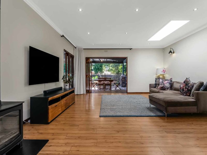 A FEEL-GOOD FAMILY HOME IN THE HEART OF LOVELY LONEHILL - Photo 8