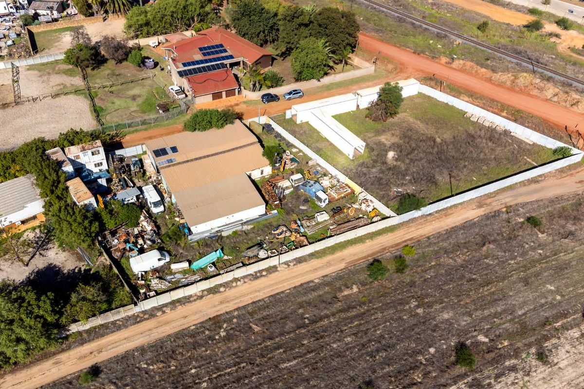 Create your dream off-the-grid home on this spacious rural property in the highly sought-after Joostenbergvlakte - Photo 3