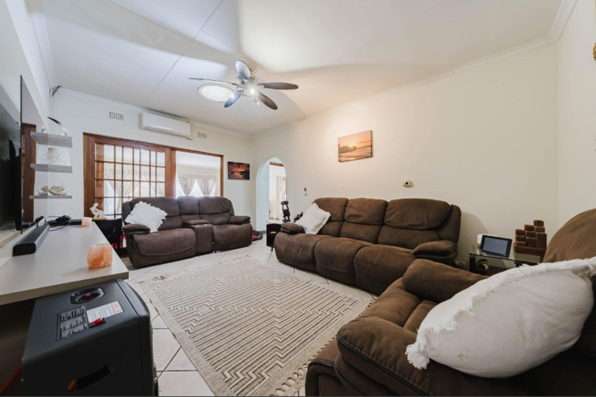 5-Bedroom Family Home for Sale in Brackenhurst - Photo 4