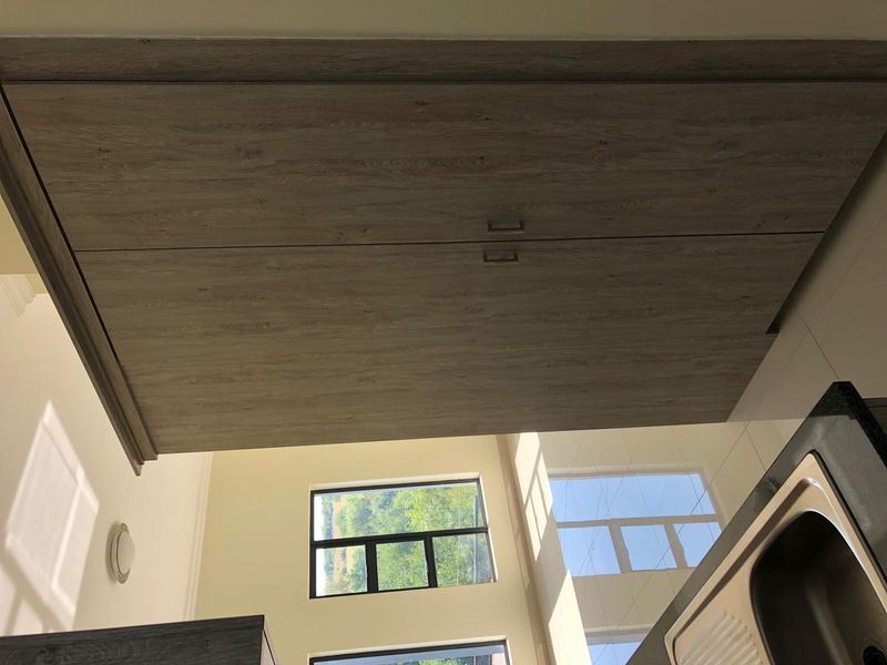 EXCLUSIVE BACHELOR PAD - EXCELLENT SECURITY-GOLF ESTATE - Photo 10