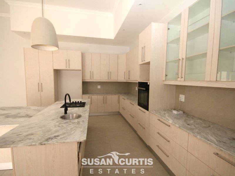 BRAND NEW 5 BEDROOM HOUSE FOR SALE IN THE WATERFRONT - Photo 4