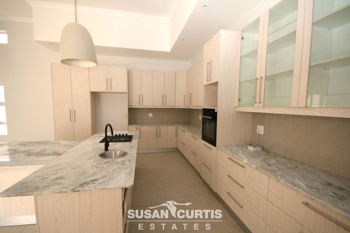 BRAND NEW 5 BEDROOM HOUSE FOR SALE IN THE WATERFRONT - Photo 4