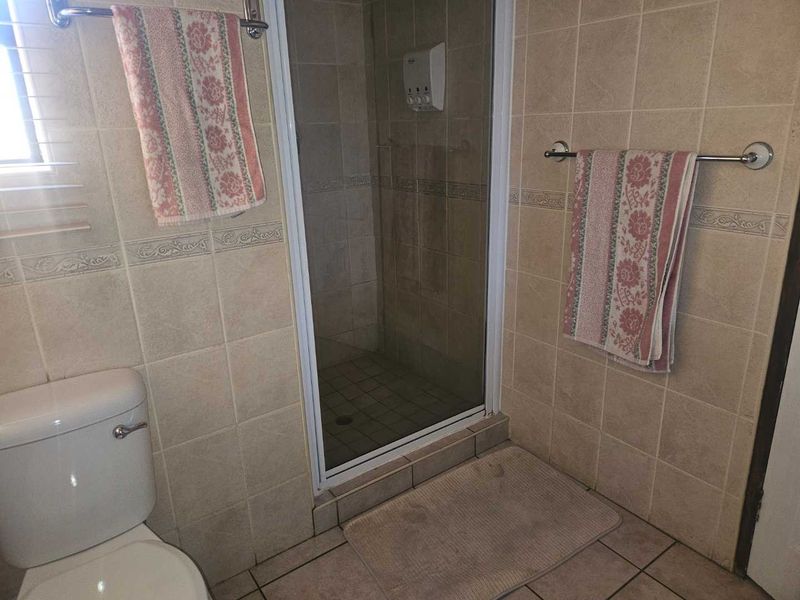 Modern Townhouse for sale in Rhodesdene - Photo 9