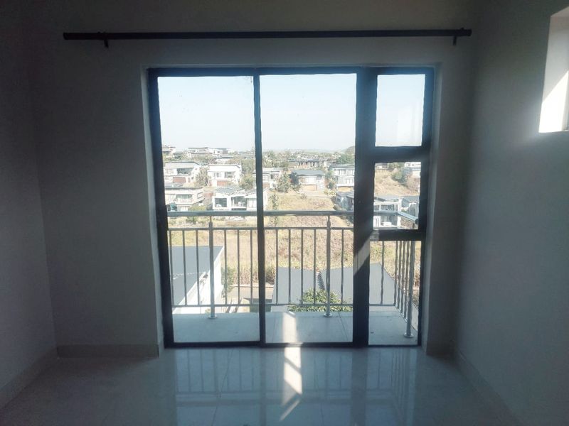 Modern 4 Bedroom for Rental in Palm Lakes Estate - Photo 9
