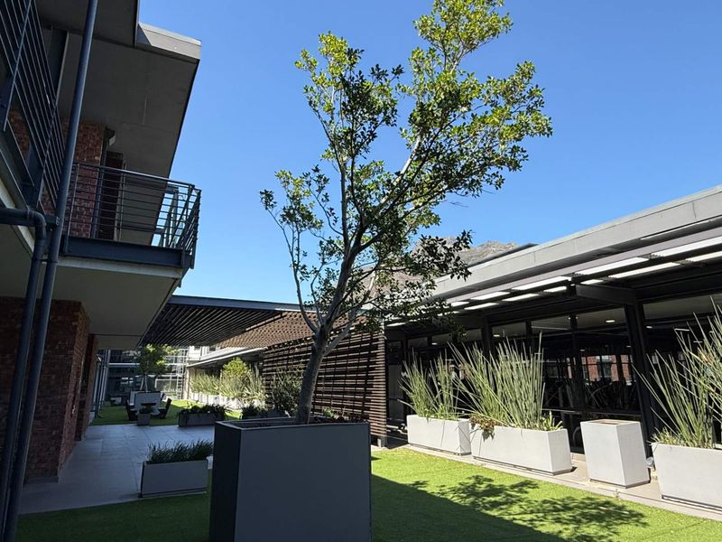 Prime Wembley Square office to let with balcony - Photo 3