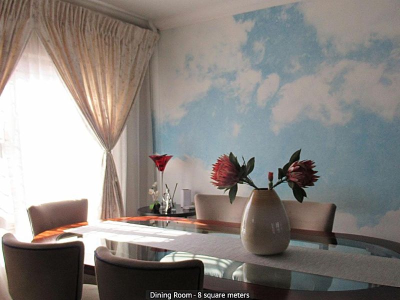 Modern 3-Bed Simplex with Private Garden & Double Garage - Photo 6
