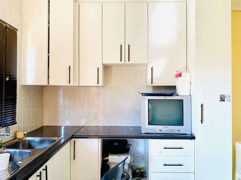 Spacious 4 bedroom Family Home in Wild en Weide, Richards Bay - Photo 8
