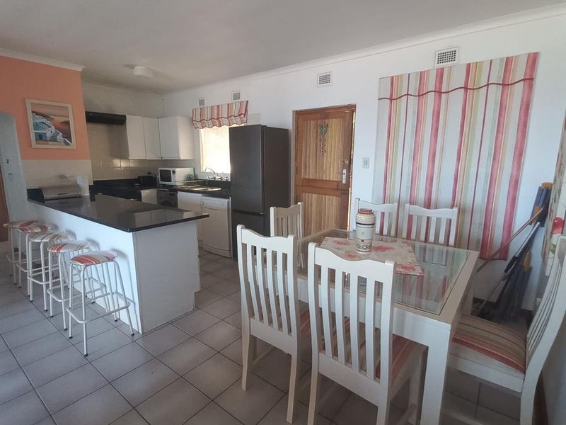 Live Above the Waves in Style - Photo 4