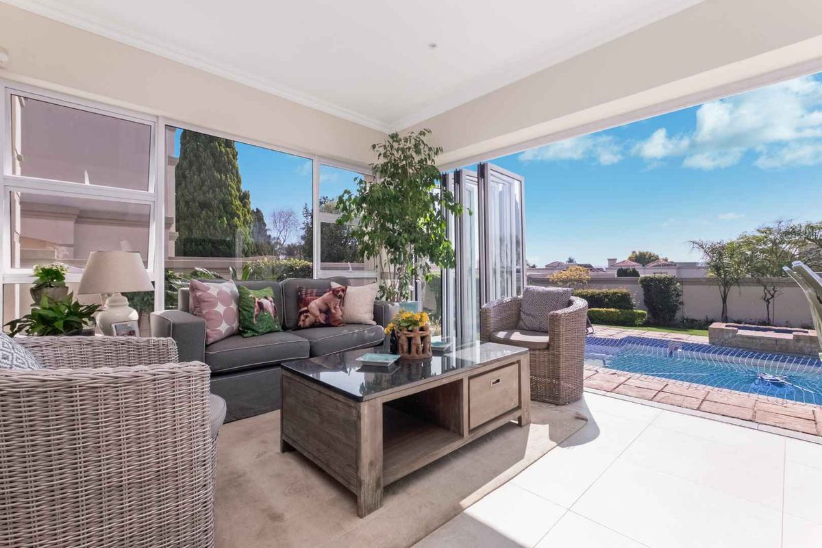 STRIKING AND SOPHISTICATED FAMILY HOME IN A SOUGHT AFTER QUIET AND SERENE LOCATION - Photo 2