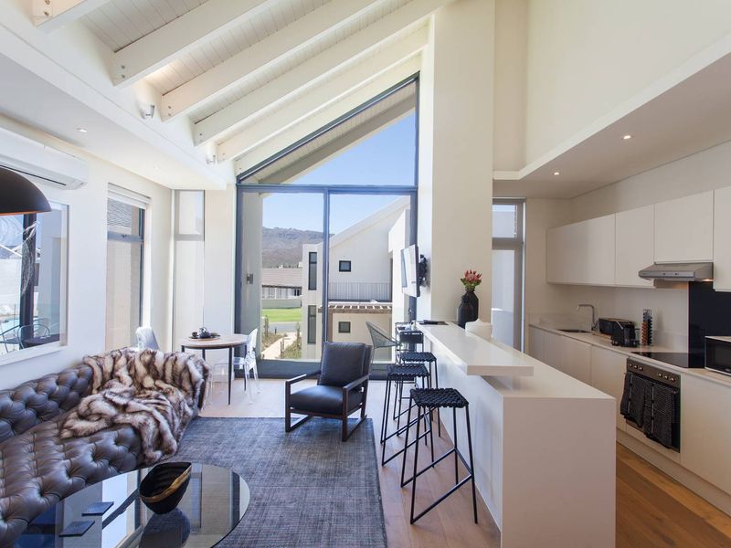 Luxury Polo Village apartment available to rent on Val de Vie Estate - Photo 4