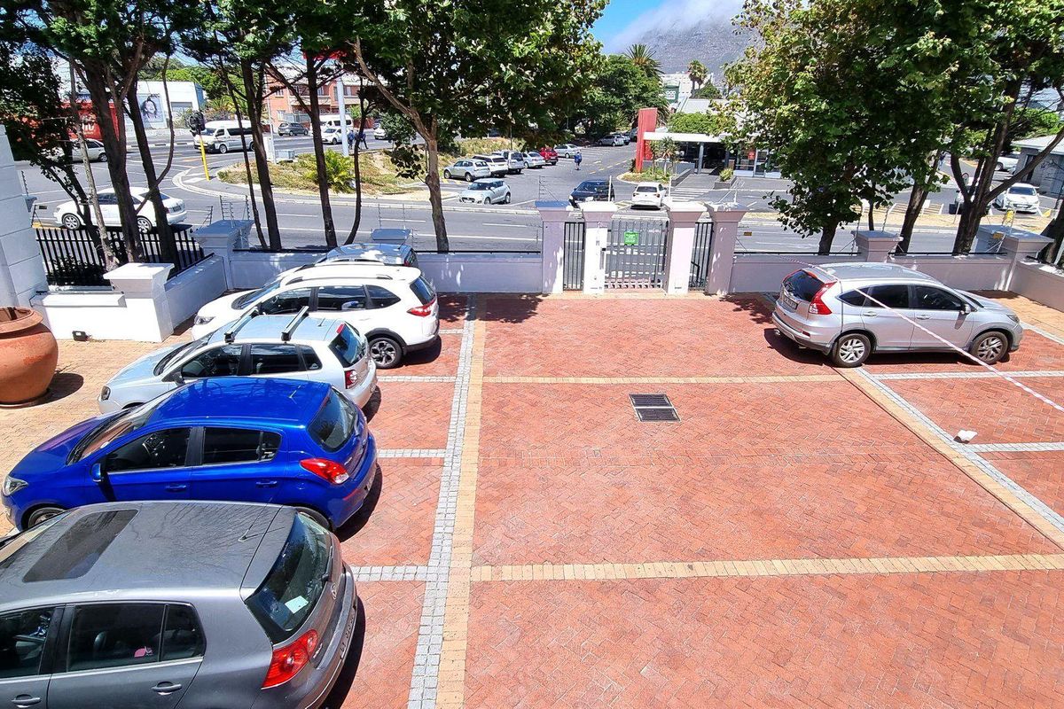 First Floor Offices in Tokai - Photo 2