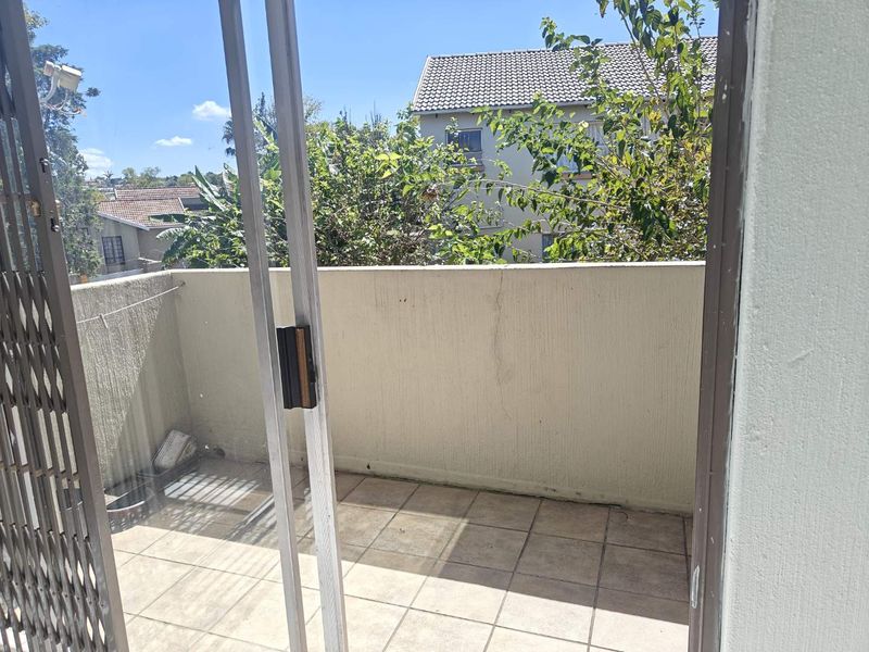 2 Bedroom Apartment for Sale in Vorna Valley - Midrand. - Photo 8