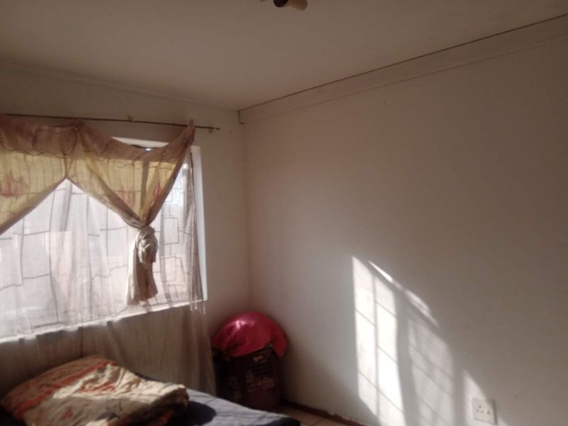 2 Bedroom In Morningside - Photo 4