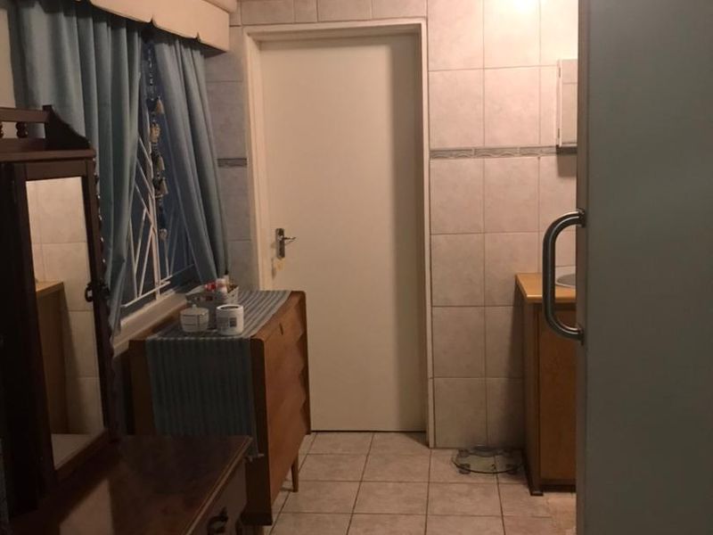 GORGEOUS AND SPACIOUS 2 BEDROOM UNIT FOR SALE IN MARIENTAL (JEANDRE AVENUE) - Photo 8