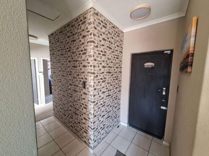 3 Bedroom Townhouse - Photo 8