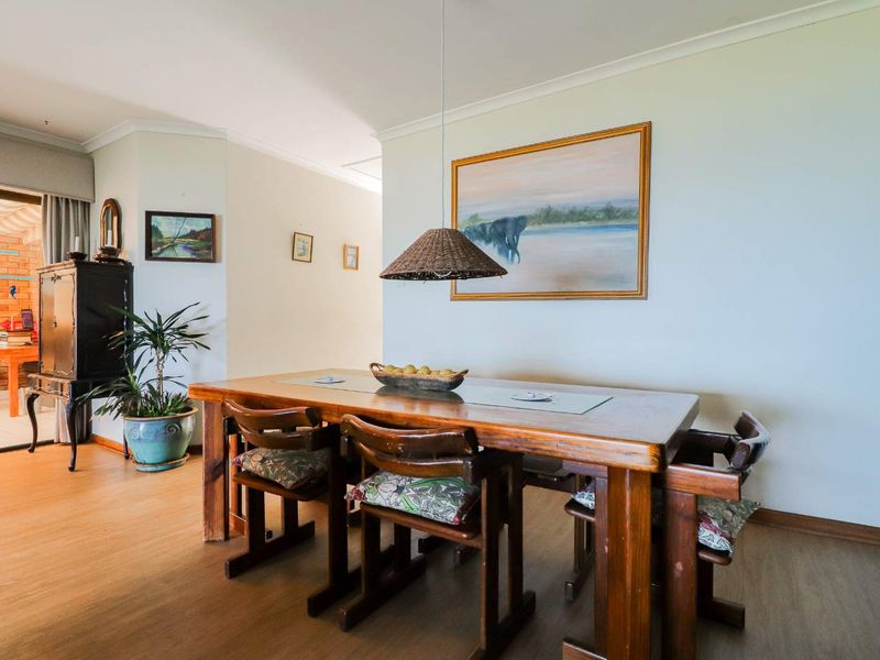 Perfect lock-up and go with magical sea views - Photo 7