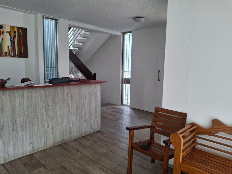 A LOVELY ONE BEDROOM APARTMENT - Photo 4