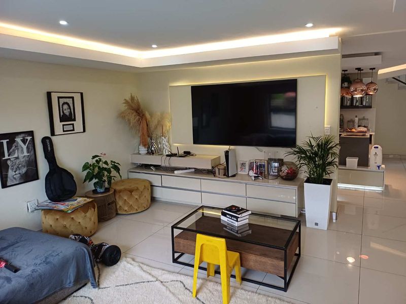 Modern 4 Bedroom House in Willowbrook - Photo 5
