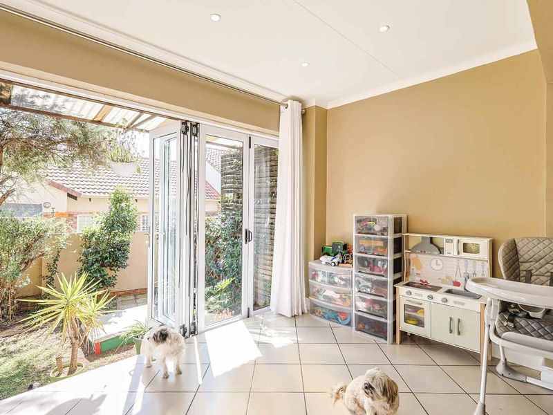 Move-In Ready | Solar Power | Private Garden | Sought-After Moreleta Park - Photo 9