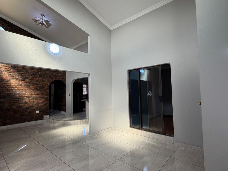 3-Bedroom Family Home to Rent in Klipportjie, Boksburg - Photo 2