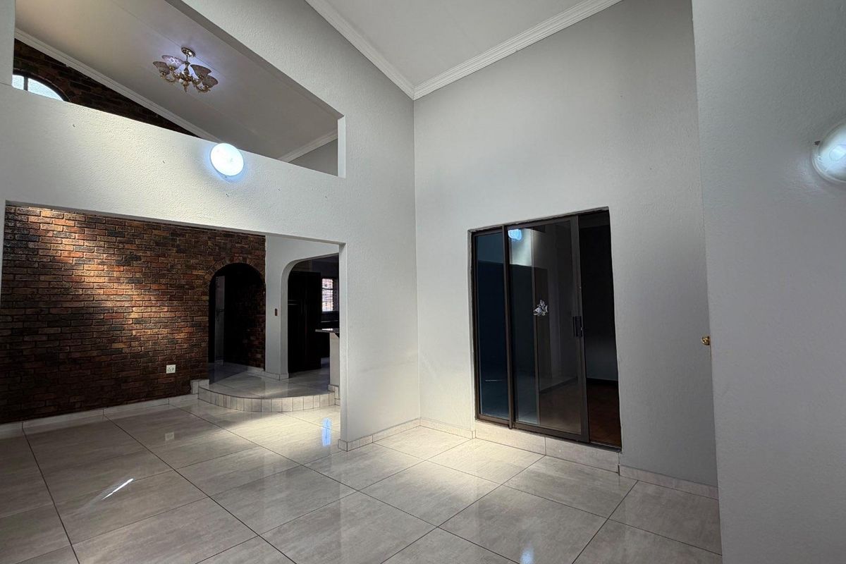 3-Bedroom Family Home to Rent in Klipportjie, Boksburg - Photo 2