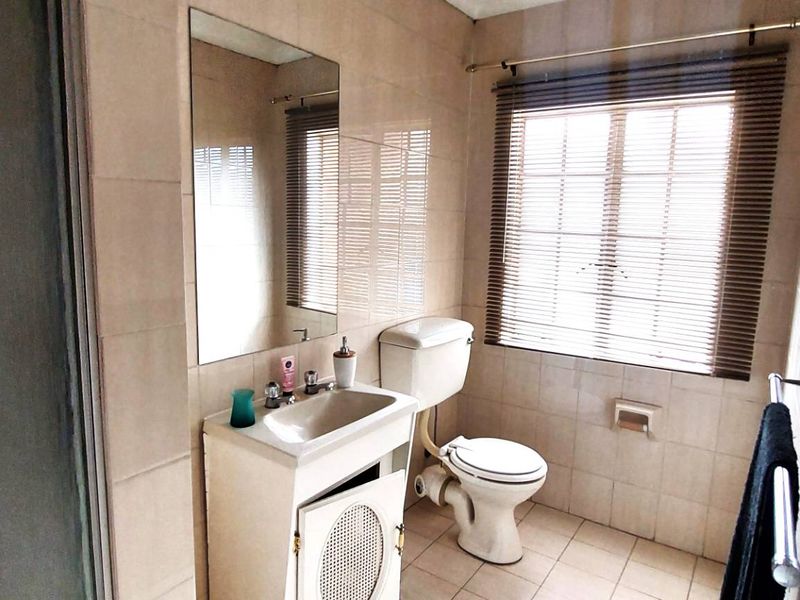 Beautiful 2 bedroom facebrick cluster - Photo 7