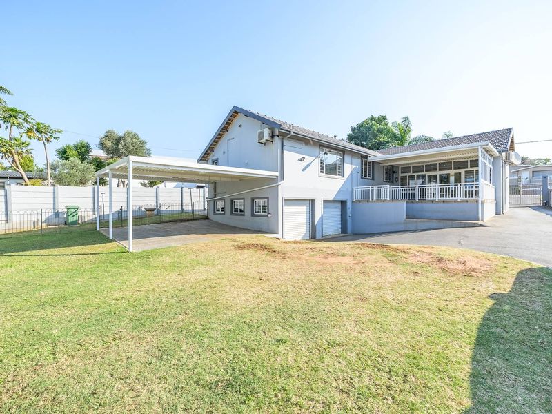 Great home available in prime Glenashley with a great entertainment area and a sea view. - Photo 3
