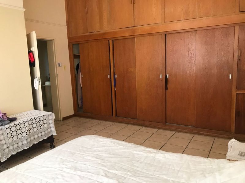 Great potential and opportunity for the entrepreneur or investor. - Photo 10