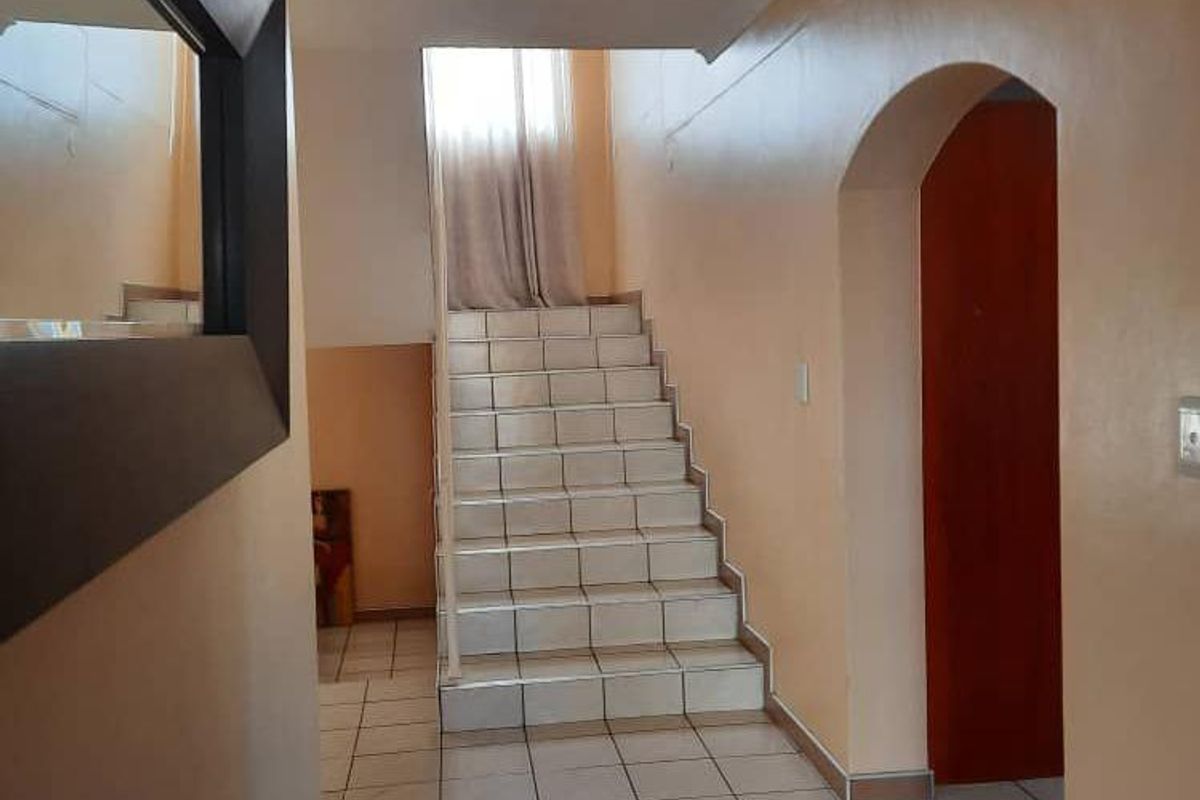 🏡 FOR SALE: Modern Townhouse in Olympia – NAD 3,255,000 (Negotiable, Excl. Costs) - Photo 2