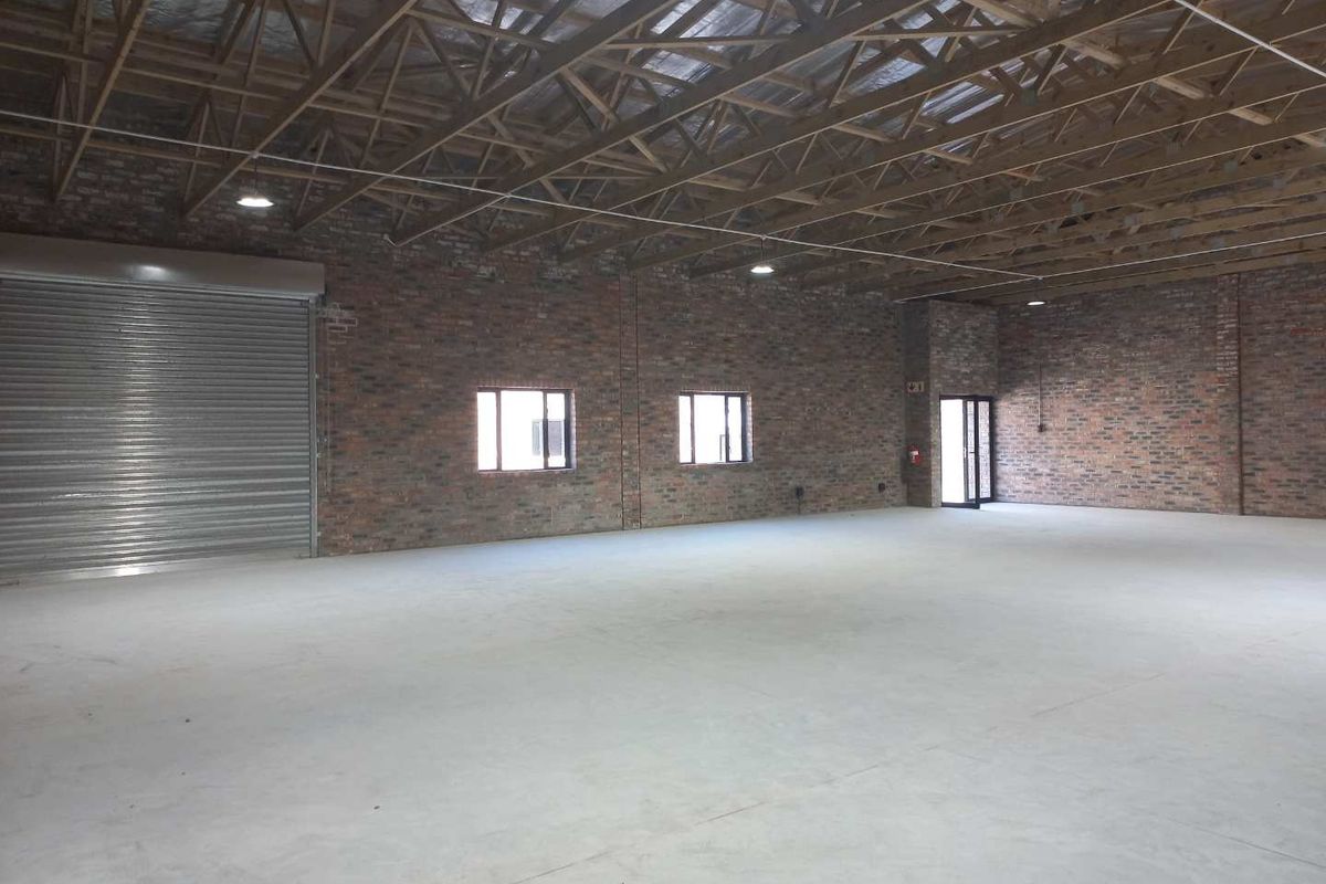 Single level warehouse space, Fairview. Available immediately! - Photo 4