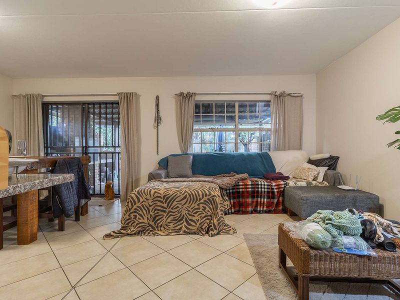 Four bedroom duplex in double security estate - Oukraal Estate - Tijger Vallei - Photo 5