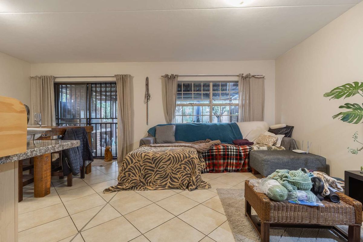 Four bedroom duplex in double security estate - Oukraal Estate - Tijger Vallei - Photo 5